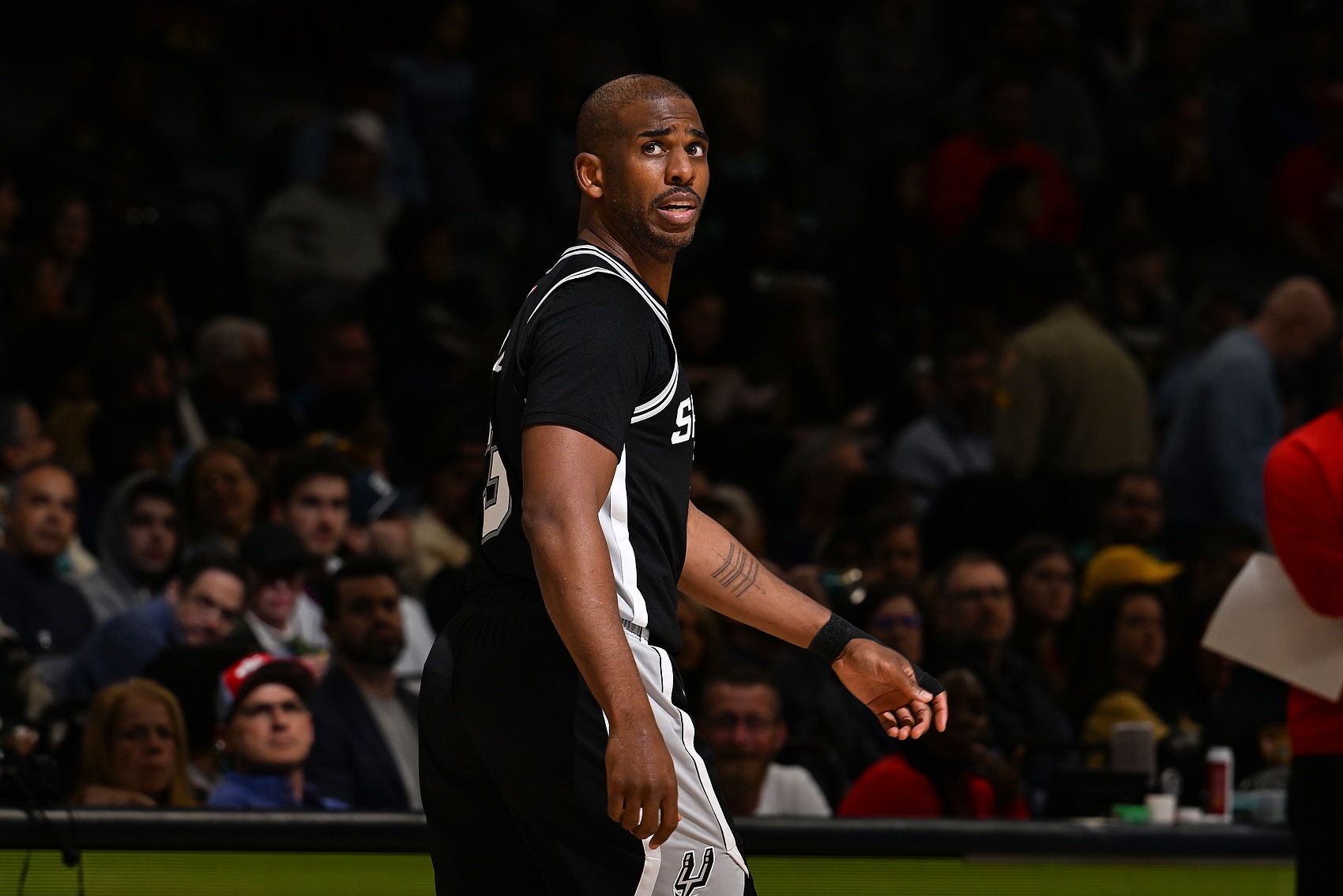 开云APP下载-保罗指出队友常谈车乐与异性 强调财务规划应融入日常话题