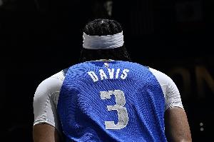 明天独行侠迎战篮网 浓眉&amp;加福德&amp;马丁大概率出战 莱夫利出战成疑