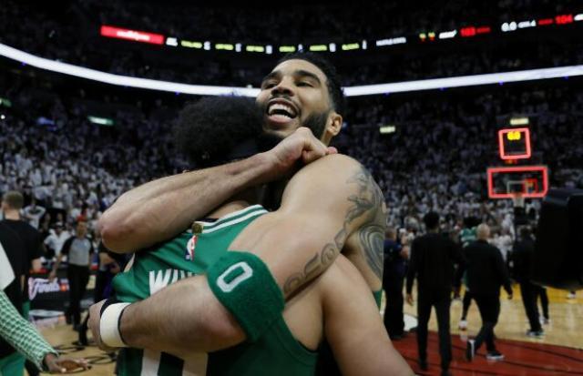 开云APP下载-东决G6裁判报告！两次漏判绿军吃亏 巴特勒没二运